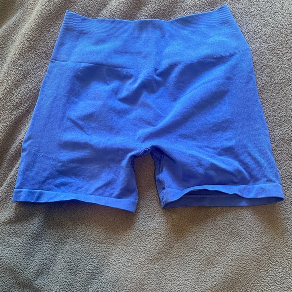 Alphalete Amplify shorts - Picture 2 of 3